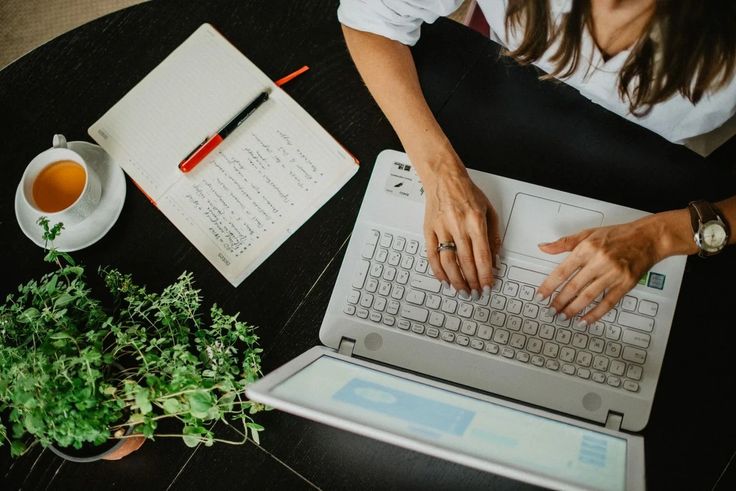 Abstraktes Bild: Berlin & Coding